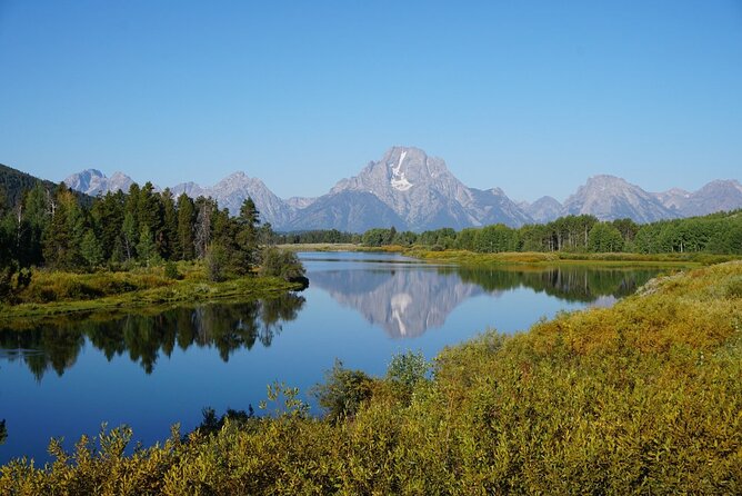 2-Day Yellowstone National Park Upper and Lower Loop Exploration - Guides, group size, and the pace