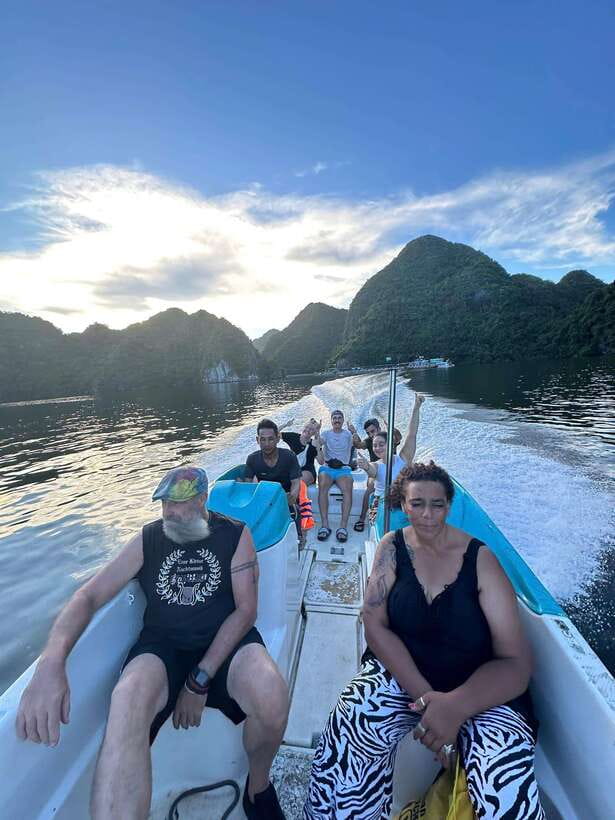 2 Days 1 Night Adventure: Cat Ba National Park, Lan Ha Bay - Lunch between Lan Ha Bay and Ha Long Bay