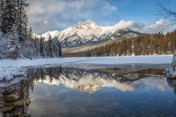 3-Day Authentic Jasper National Park Packaged Tour - Day 2: The Columbia Icefield, Sunwapta Falls, and Maligne Lake
