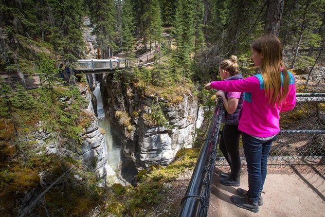 3-Day Authentic Jasper National Park Packaged Tour - The guide can make or break a packed schedule