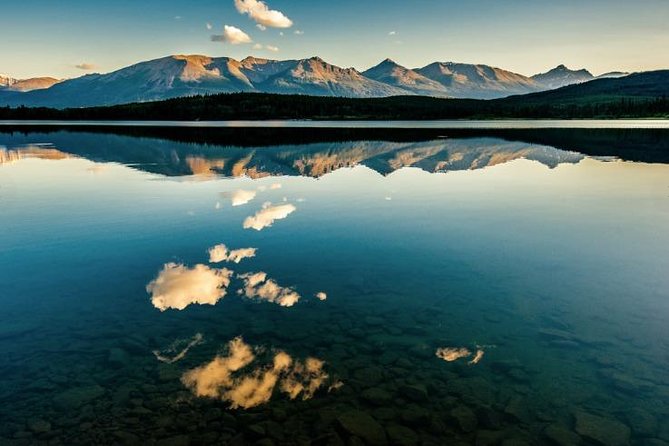 3-Day Authentic Jasper National Park Packaged Tour - Day 1: Lake Louise, Moraine Lake, and the Icefields Parkway