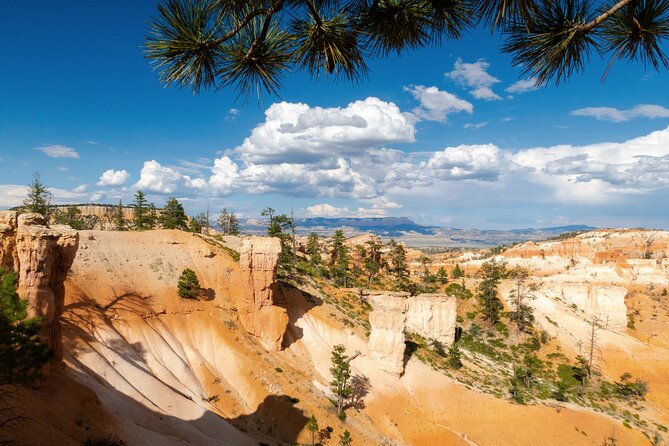 3-Day Southwest National Parks Private Tour from Las Vegas - The guides are a major part of the experience