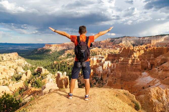 3-Day Southwest National Parks Private Tour from Las Vegas - Monument Valley adds a Navajo-led experience