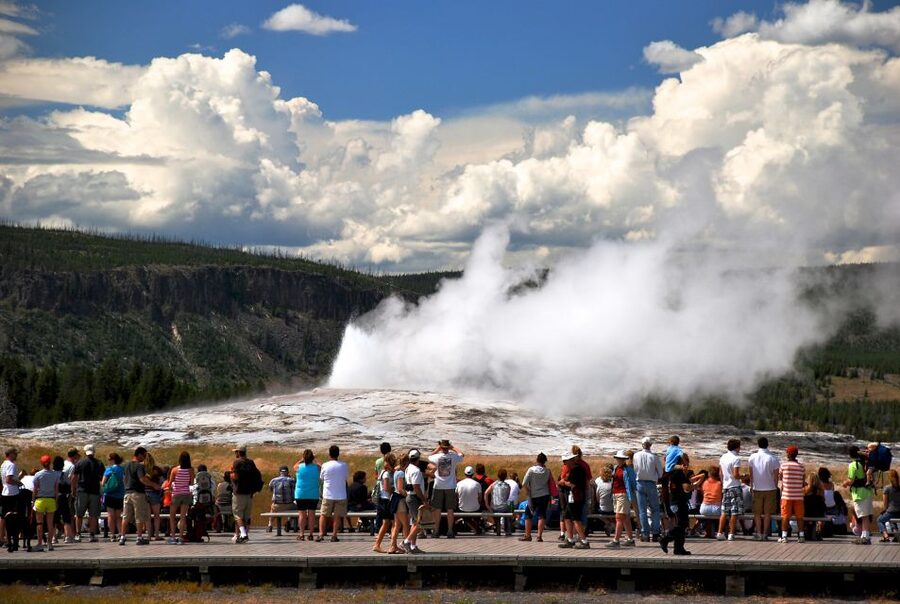 7-Day Yellowstone National Park Rocky Mountain Explorer - Who should book this trip?