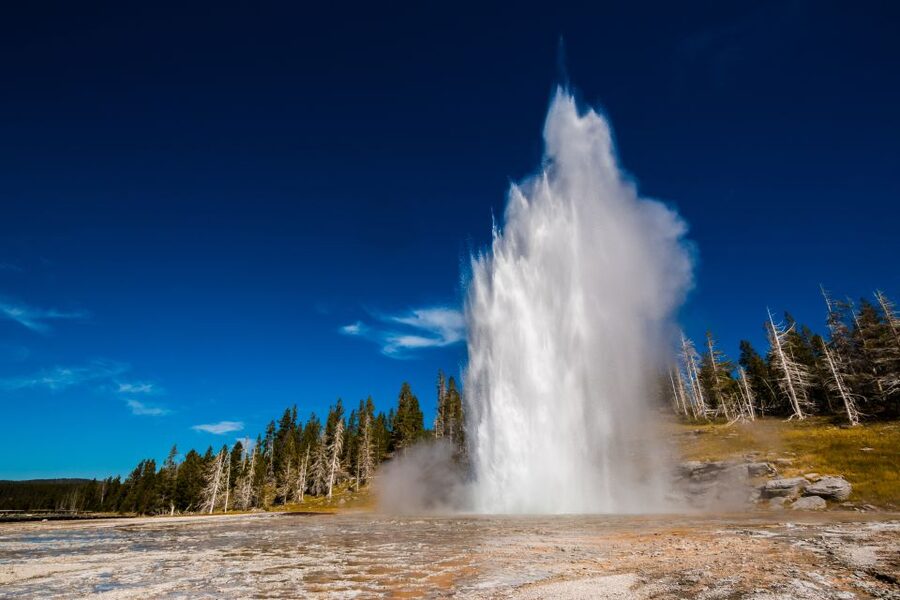 7-Day Yellowstone National Park Rocky Mountain Explorer - Day 1: Cedar Breaks and the hoodoos of Bryce Canyon