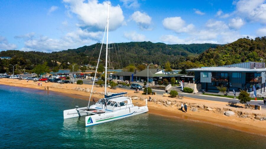 Abel Tasman National Park: Day Sailing Adventure with Lunch - Sailing through the park