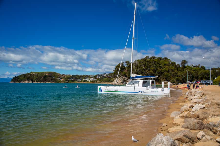 Abel Tasman National Park: Self-Guided Walk & Sailing - Sailing the Abel Tasman coast to Kaiteriteri
