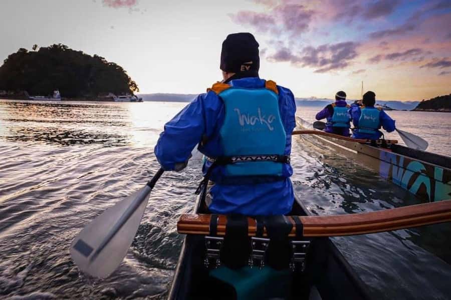 Abel Tasman National Park: Waka & Walk Tour - Three hours on a Māori waka