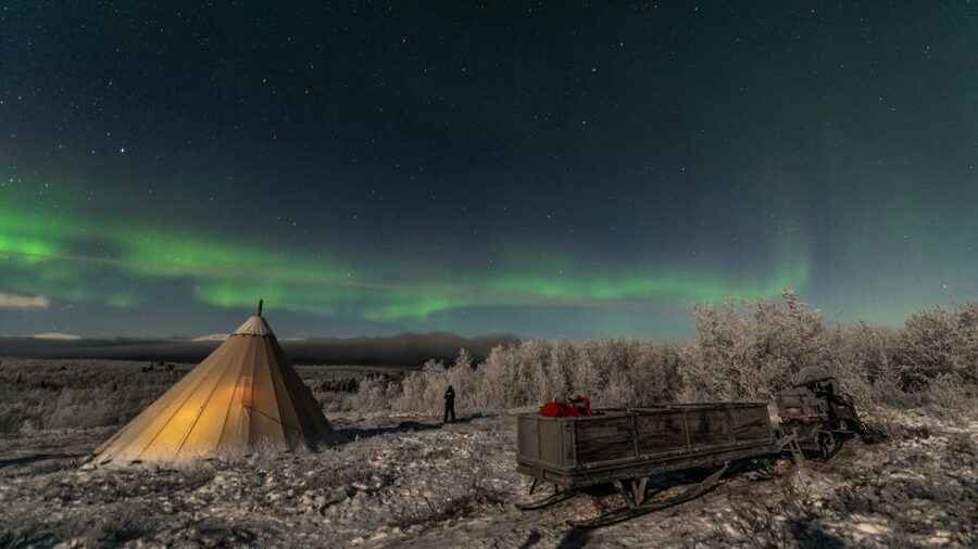 Abisko: National Park Northern Lights Photo Tour - Your four-hour evening, from hotel pickup to the first lookout
