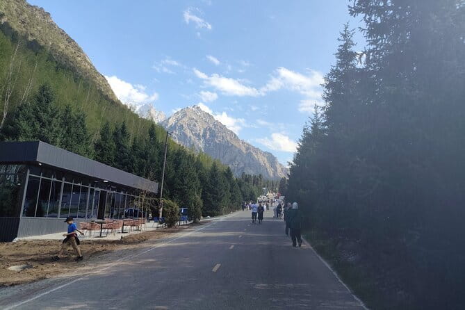Ala Archa National Park Hiking Exploration Tour - Four hours among cliffs, trails, and open mountain views