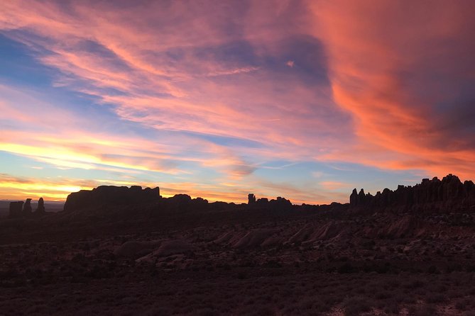 Arches National Park 4x4 Adventure from Moab - Fossil tracks and Utahraptor State Park