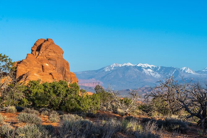 Arches National Park Half Day Tour - From the meeting point to the park road