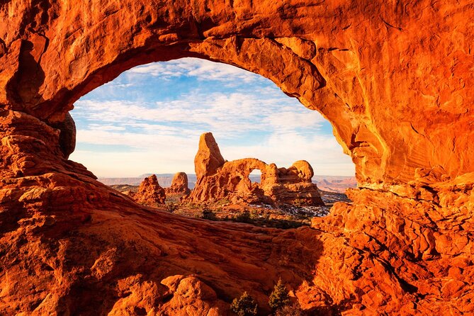 Arches National Park Self-Guided Driving Audio Tour - The Great Wall, Petrified Dunes, and Balanced Rock