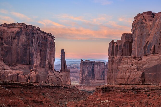 Arches National Park Self-Guided Driving Audio Tour - Cove of Caves and Panorama Point