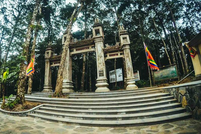 Ba Vi National Park Private Tour: Sightseeings & Jungle Hikking - Ngoc Hoa Cave, Tan Vien Peak, and what to expect from the route