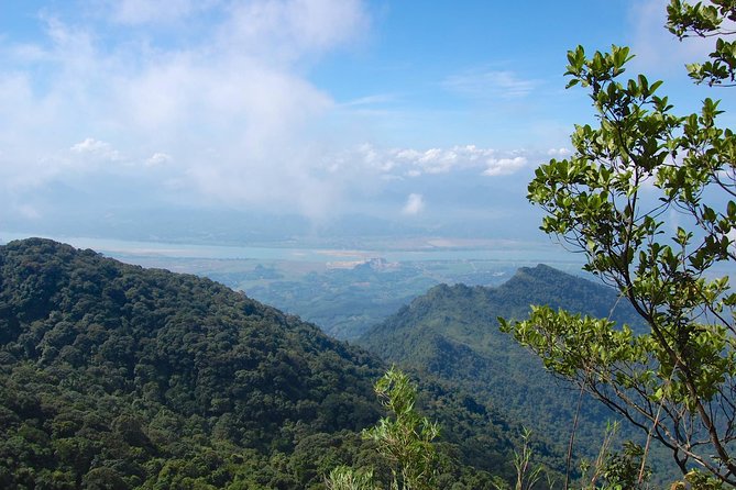 Ba Vi National Park Private Tour: Sightseeings & Jungle Hikking - Thuong Temple and the long stair climb