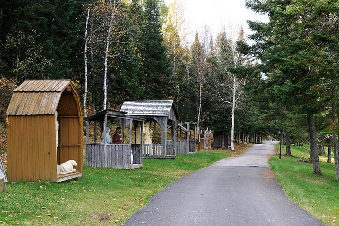 Back Country of the Fjord and the National Park - Saint-Félix-d’Otis and Rivière-Éternité by minibus