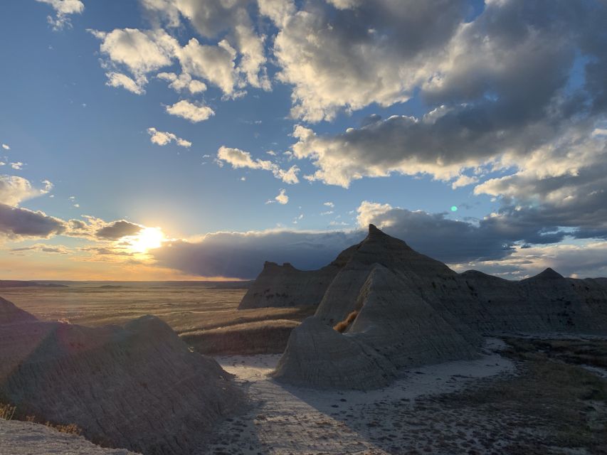 Badlands National Park Private Tour - Lunch, snacks, and the private van