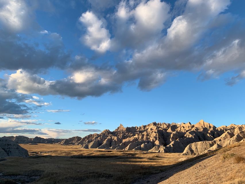 Badlands National Park Private Tour - Wall Drug before the park