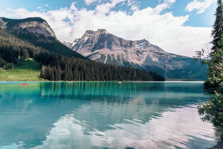 Banff: Explore Banff & Jasper National Parks (4-Days) - What the accommodation and group format mean