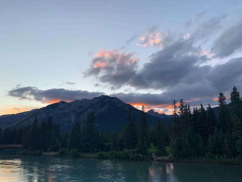 Banff: Guided Sunset and Stargazing Tour - Who should book this evening tour?