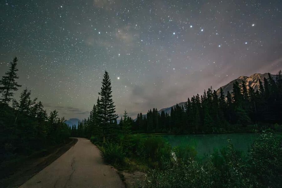Banff: Guided Sunset and Stargazing Tour - Stars, satellites, shooting stars, and the Northern Lights