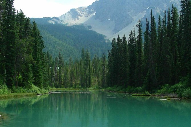Banff, Lake Louise & Yoho National Parks 2-Day Tour - Two hours at Lake Louise