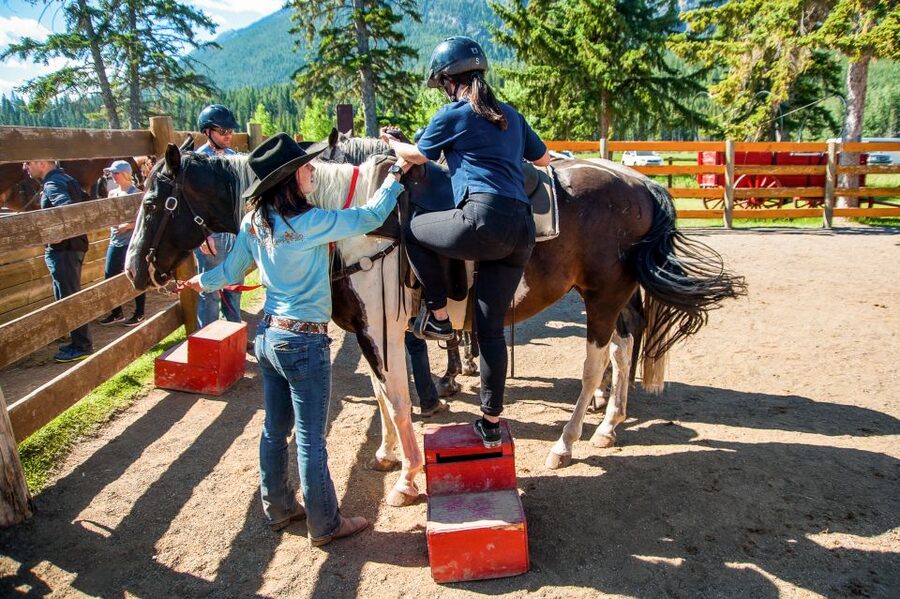 Banff National Park: 1-Hour Bow River Horseback Ride - Key Points Before You Book