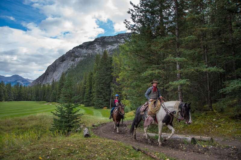 Banff National Park: 1-Hour Spray River Horseback Ride - What to wear and what to leave behind