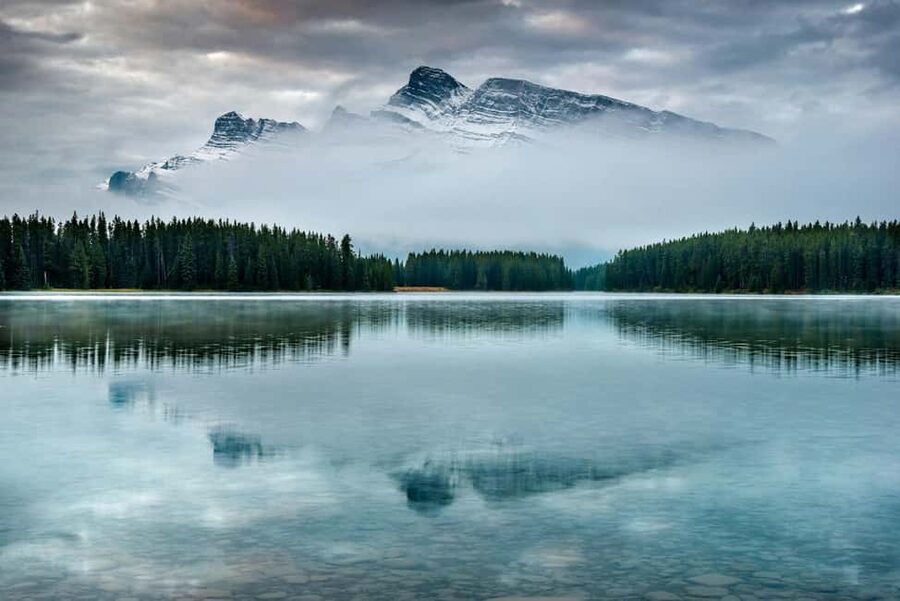 Banff National Park: Canyons, Lakes & Local Favourites - The guiding style is useful but not highly interpretive
