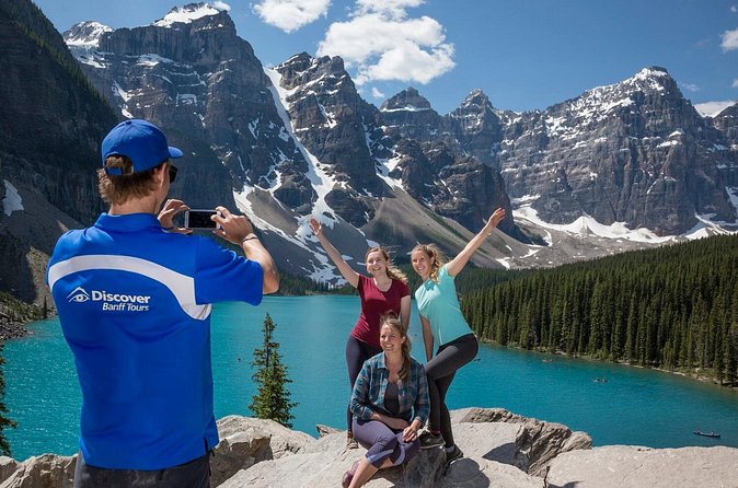 Banff National Park Tour with Lake Louise and Moraine Lake - What the guides add to the ride