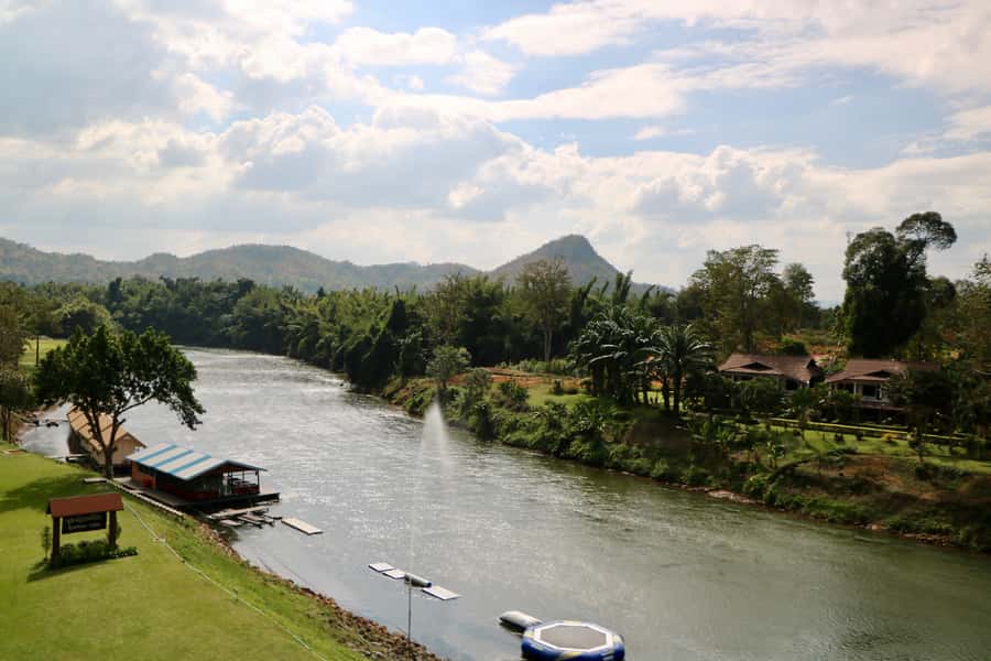Bangkok: 2-Day River Kwai & Erawan National Park Tour - Damnoen Saduak by long-tail boat