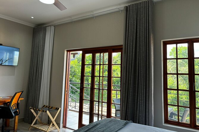 Big 5 Kruger National Park 2 Days Safari from Johannesburg - Day 1: Johannesburg to Hazyview by road