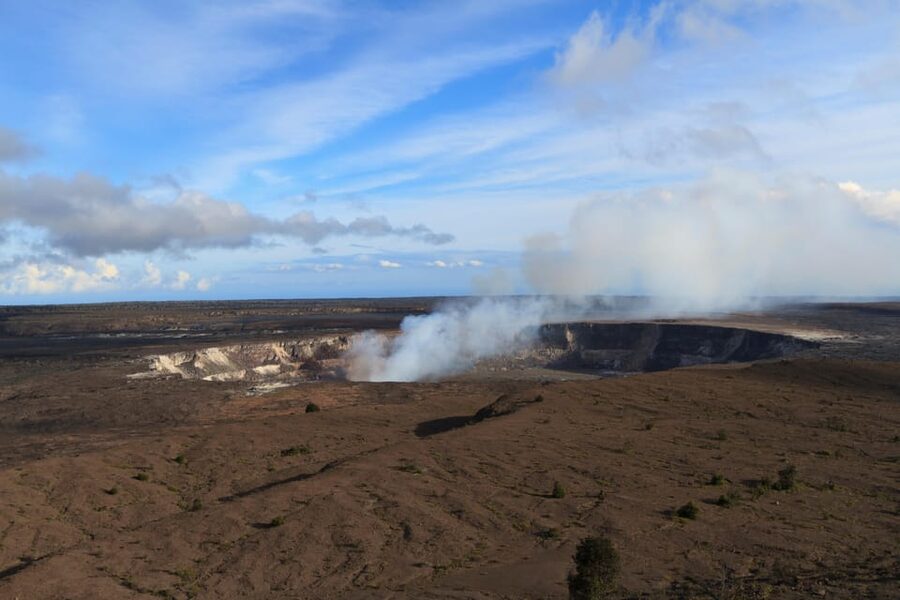 Big Island: Hawaii Volcanoes National Park and Hilo Tour - Punaluʻu black sand beach and the chance to see turtles
