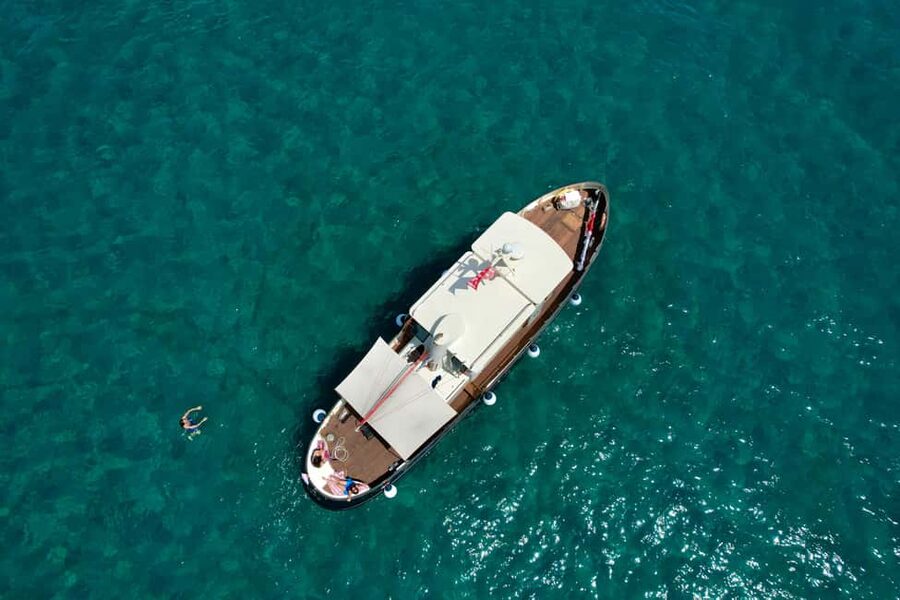Boat tour Golfo Aranci: Tavolara and Molara Marine Protected Area - Why Lupo makes this boat trip different