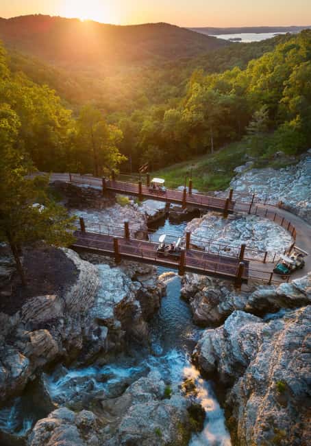 Branson: Top of the Rock Ozarks Heritage Preserve - Waterfalls, rock formations, and lake views