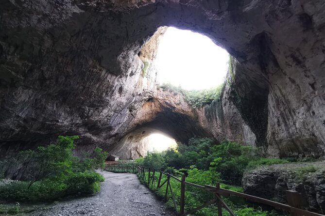 Bulgaria -Private Tour - Caves, Waterfalls, Hiking, National Park - Ivanovo: churches carved above the river