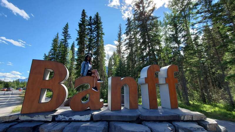 Calgary: 2-Day Banff National Park Highlights Summer Tour - Day one: Lake Minnewanka and Banff town