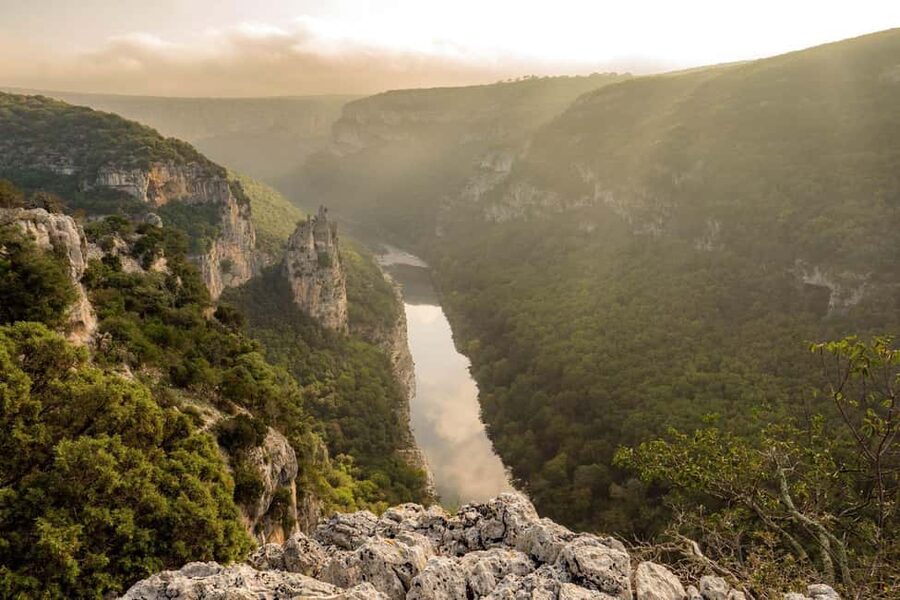 Canoe/Kayak descent of the Ardèche Nature Reserve: 5 hours - approx. 24 km - Arriving at Alain Bateaux in Salavas