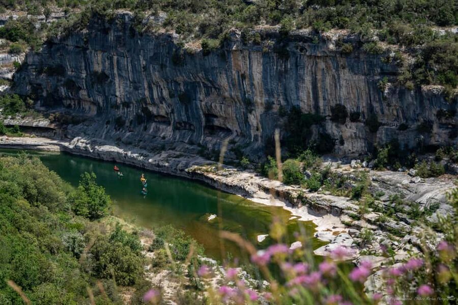Canoe/Kayak descent of the Ardèche Nature Reserve: 5 hours - approx. 24 km - What happens before you reach the wild gorge
