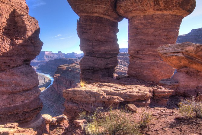 Canyonlands National Park White Rim Trail by 4WD - Rock art and the first taste of rough country