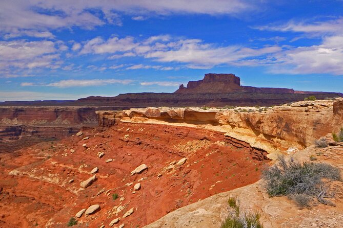 Canyonlands National Park White Rim Trail by 4WD - A picnic lunch near the river