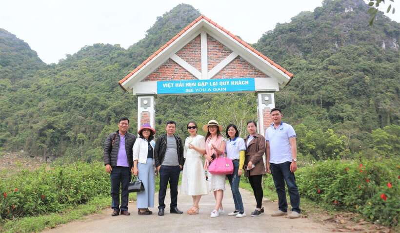 Cat Ba National Park Full Day Guide Tour Trekking & Kayaking - Kayaking and swimming at a natural beach