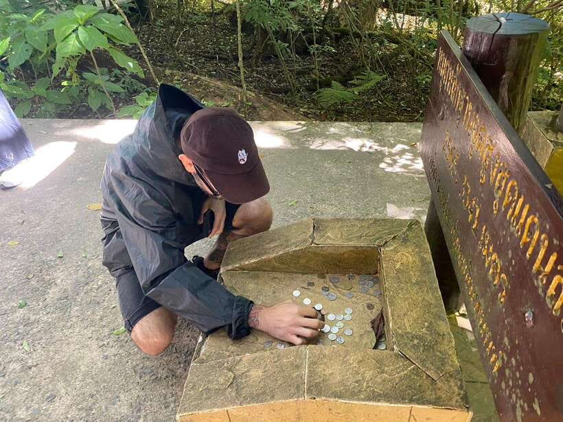Chiang Mai: Doi Inthanon National Park and Pha Dok Siew Trek - Wachirathan Waterfall and the final forest stop