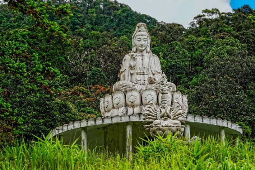 Da Nang: Bach Ma National Park Trek And Beach Retreat - Practical packing advice for a wetter mountain day