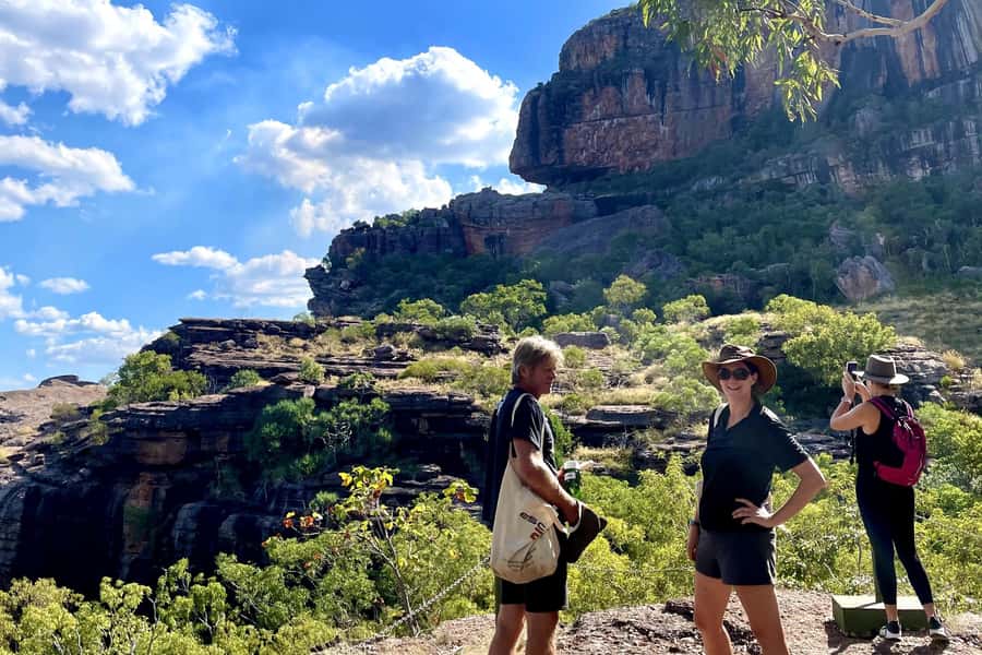 Darwin: Kakadu National Park & Wildlife Full Day Tour - Ubirr rock art and the final walk