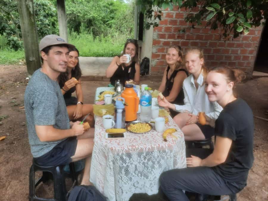 Day Tour / Amboro National Park (north side) - The first hour through the forest