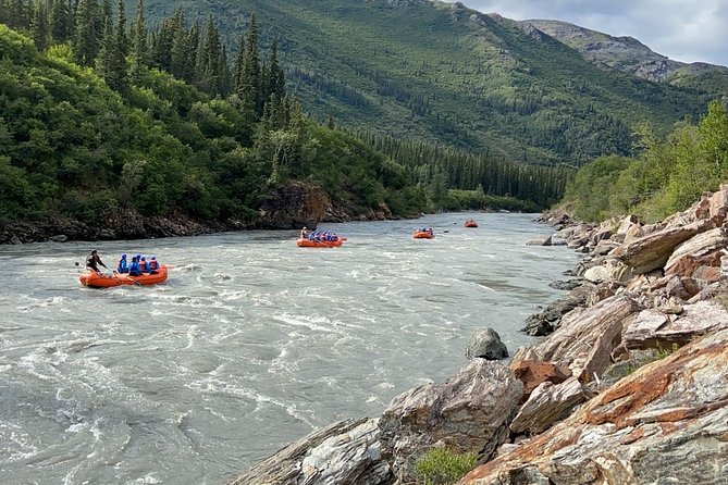 Denali Rafting Wilderness Wave - Getting ready at the Denali meeting point
