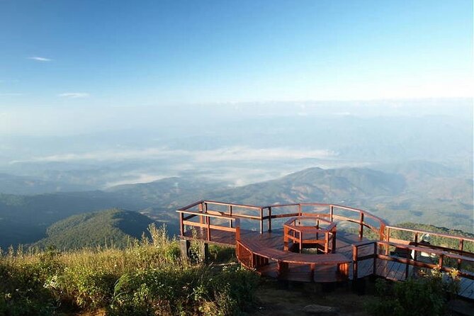 Doi Inthanon National Park with Nature Trail Trekking 1-Day Tour - Hmong Market and the timing of lunch