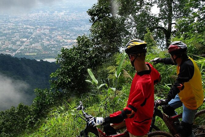 Doi Suthep National Park To Chiang Mai Beginner Downhill Mountain Biking - Arriving at Huay Tung Tao Lake